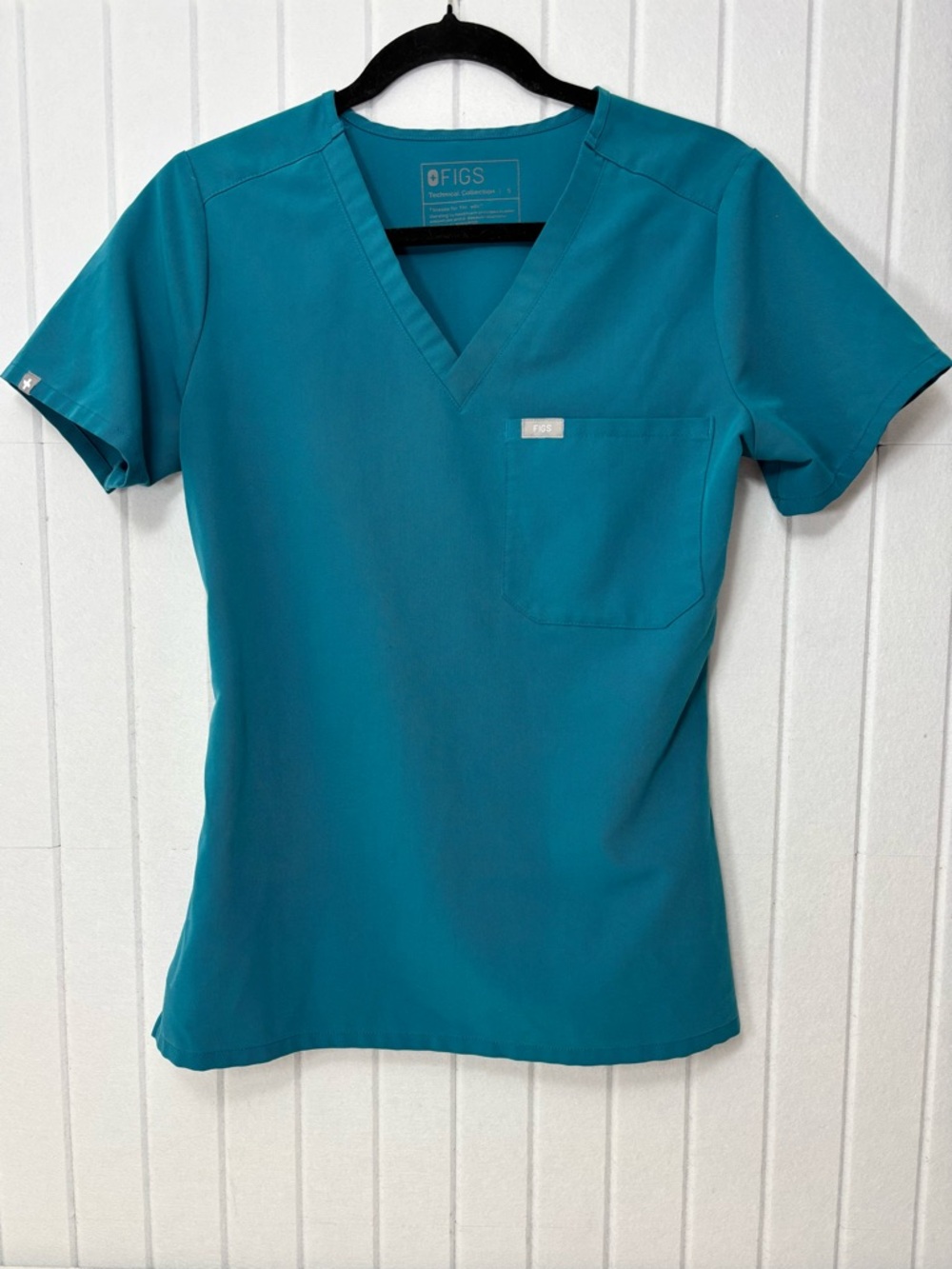 FIGS Women’s Teal V-Neck Scrub Top